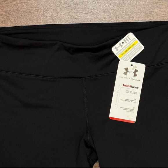 NWT Black UNDER ARMOUR Fitted Capri Leggings UA Size S - Picture 4 of 6